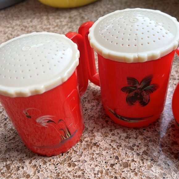 1960sBurrite Flamingo 🦩 Salt 🧂 & Palm Tree 🌴 Pepper 🫑 shakers Bonus CreamCup - Picture 10 of 16